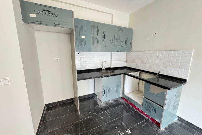 Просторная 1+1 в Махмутларе с курортной инфраструктурой и 500 м до моря