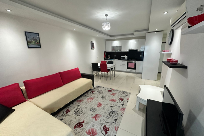 Просторная меблированная 1+1 в Кестеле с курортной инфраструктурой и 300 м до моря