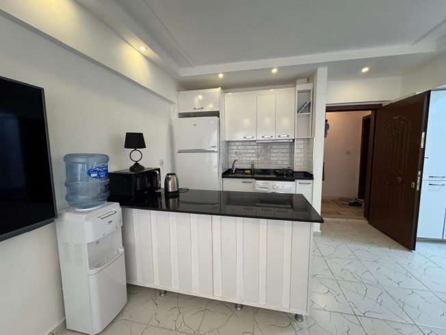 Меблированная 1+1 в Махмутларе с бассейном — 300 м до моря