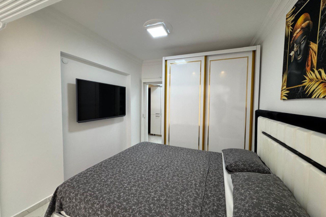 Меблированная 1+1 в Махмутларе с бассейном — 300 м до моря