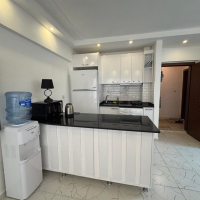 Меблированная 1+1 в Махмутларе с бассейном — 300 м до моря