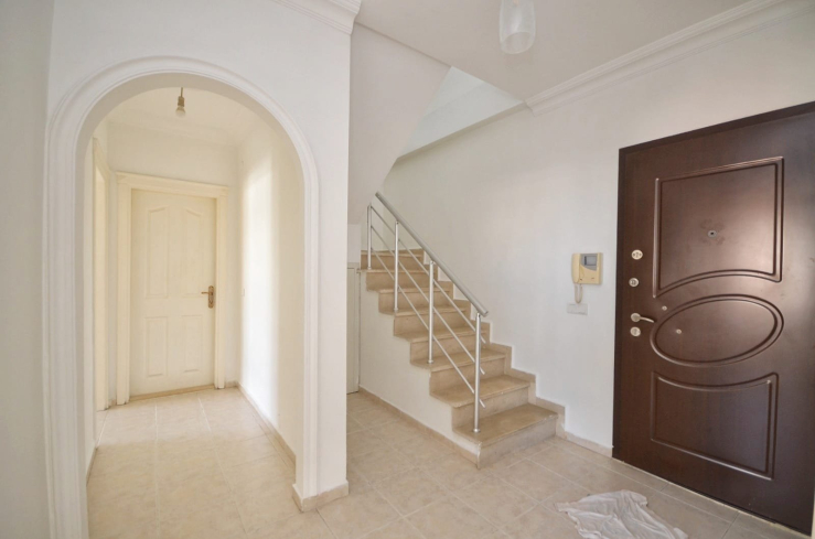 Просторная 4+1 с панорамным видом в Махмутларе — 170 м² для комфортной жизни у моря