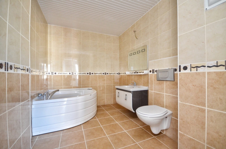 Просторная 4+1 с панорамным видом в Махмутларе — 170 м² для комфортной жизни у моря