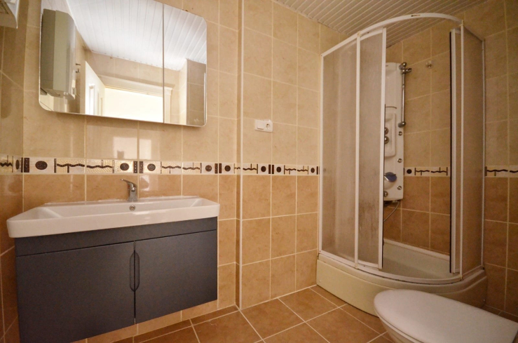 Просторная 4+1 с панорамным видом в Махмутларе — 170 м² для комфортной жизни у моря