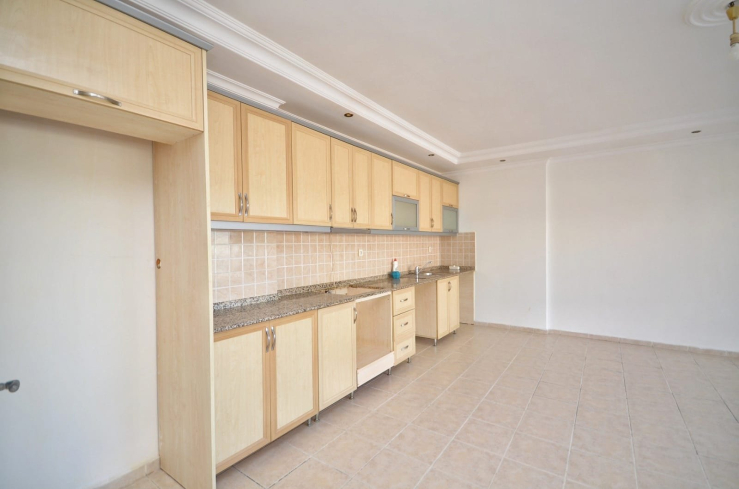 Просторная 4+1 с панорамным видом в Махмутларе — 170 м² для комфортной жизни у моря