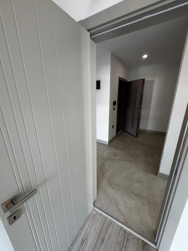 Просторная 2+1 в новом доме в Махмутларе — идеальна для жизни и аренды