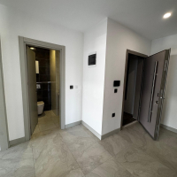 Просторная 2+1 в новом доме в Махмутларе — идеальна для жизни и аренды