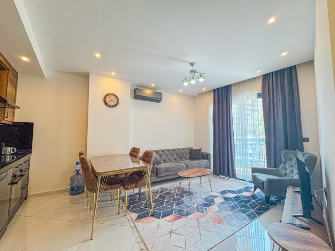 Меблированная 1+1 в Махмутларе с отельной инфраструктурой и потенциалом аренды