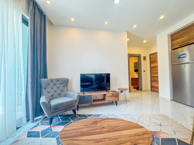 Меблированная 1+1 в Махмутларе с отельной инфраструктурой и потенциалом аренды