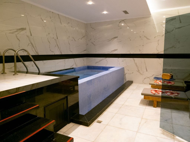 Меблированная 1+1 в Махмутларе с отельной инфраструктурой и потенциалом аренды