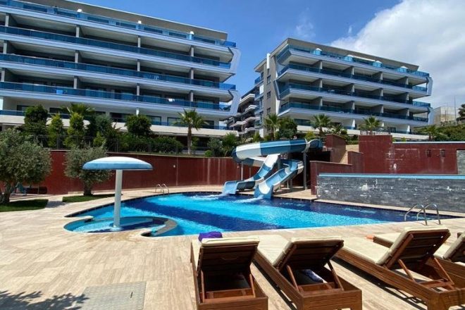 Просторный дуплекс с собственным садом — редкий формат для семейной жизни в Махмутларе