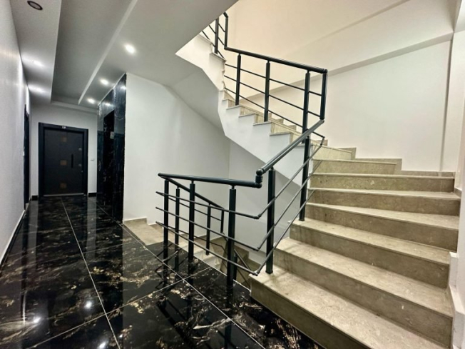 YENİ BİNA DA EŞYASIZ ACİL SATILIK 1+1