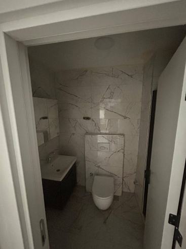 YENİ BİNA DA EŞYASIZ ACİL SATILIK 1+1