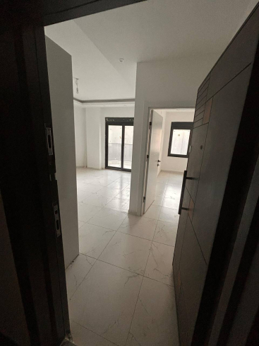 YENİ BİNA DA EŞYASIZ ACİL SATILIK 1+1