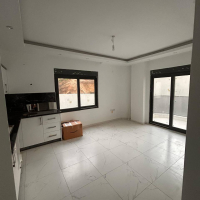 YENİ BİNA DA EŞYASIZ ACİL SATILIK 1+1