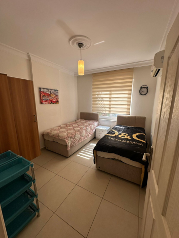 DENİZE 200 METRE MESAFEDE GENİŞ 1+1