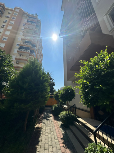 DENİZE 200 METRE MESAFEDE GENİŞ 1+1