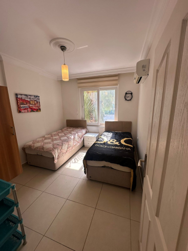 DENİZE 200 METRE MESAFEDE GENİŞ 1+1