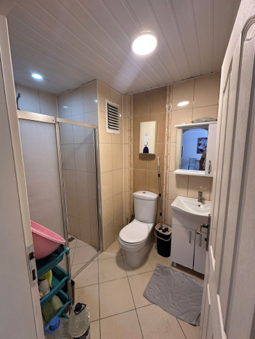 DENİZE 200 METRE MESAFEDE GENİŞ 1+1