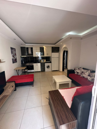 DENİZE 200 METRE MESAFEDE GENİŞ 1+1