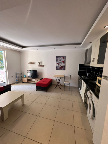 DENİZE 200 METRE MESAFEDE GENİŞ 1+1