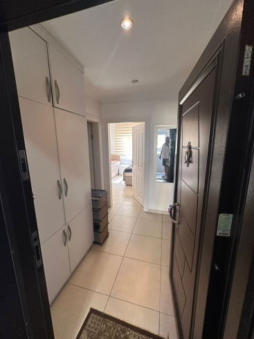 DENİZE 200 METRE MESAFEDE GENİŞ 1+1