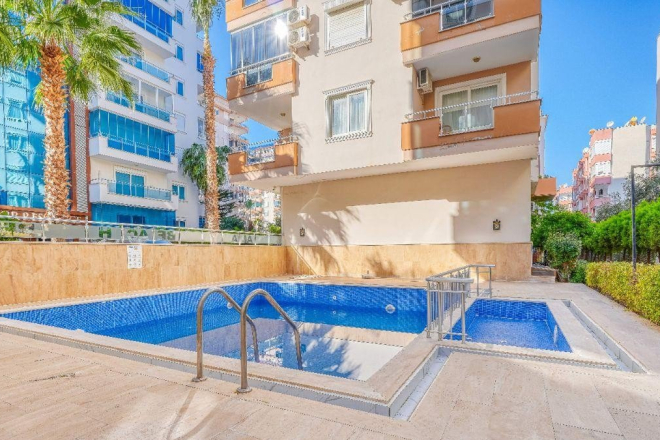 DENİZE 200 METRE MESAFEDE GENİŞ 1+1