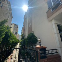 DENİZE 200 METRE MESAFEDE GENİŞ 1+1