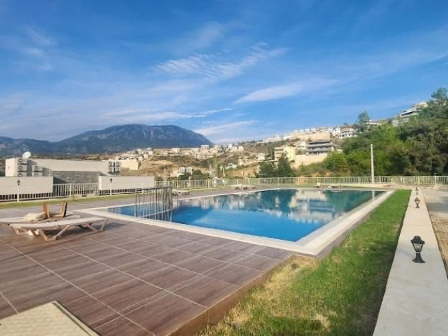 3+1 VİLLA 200 M2 MOBİLYALI 200 M2 BAHÇE KULLANIM ALANI