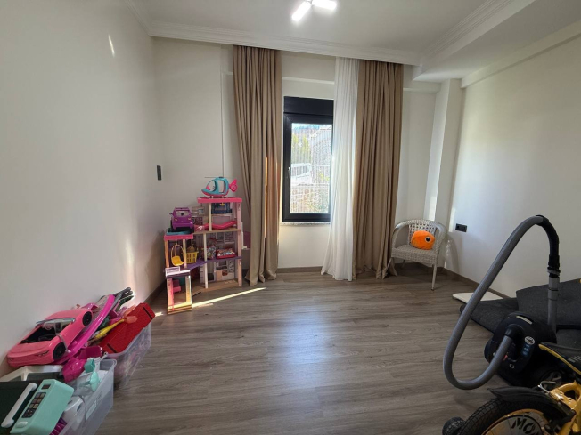 3+1 VİLLA 200 M2 MOBİLYALI 200 M2 BAHÇE KULLANIM ALANI