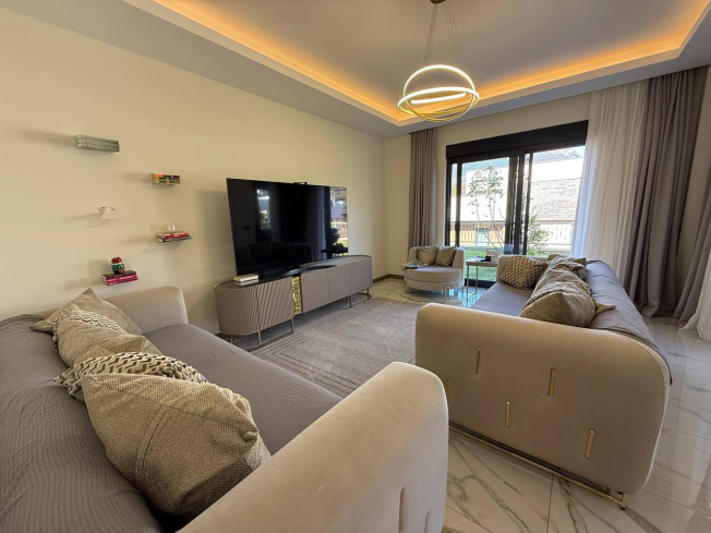 3+1 VİLLA 200 M2 MOBİLYALI 200 M2 BAHÇE KULLANIM ALANI