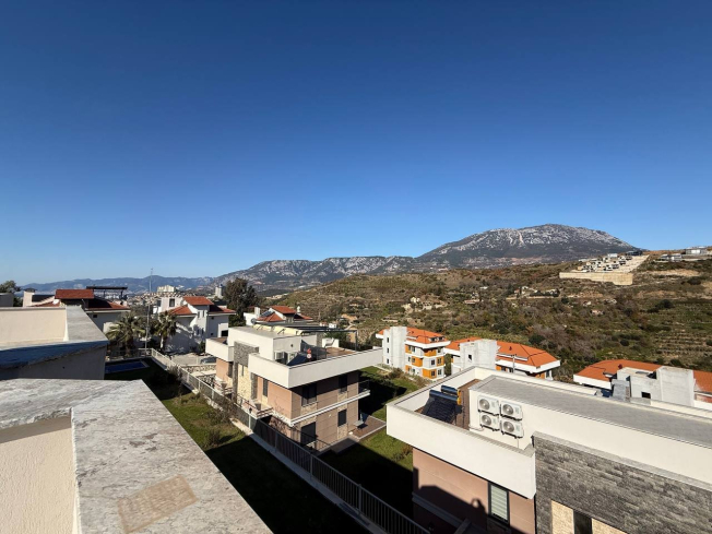 3+1 VİLLA 200 M2 MOBİLYALI 200 M2 BAHÇE KULLANIM ALANI