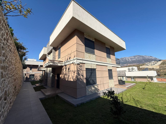 3+1 VİLLA 200 M2 MOBİLYALI 200 M2 BAHÇE KULLANIM ALANI