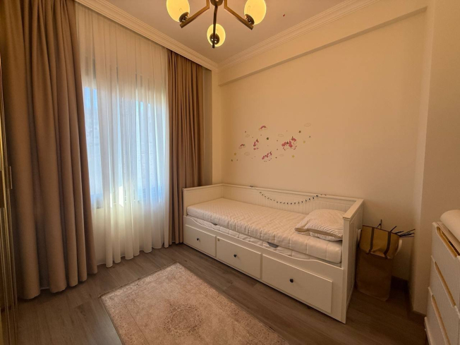 3+1 VİLLA 200 M2 MOBİLYALI 200 M2 BAHÇE KULLANIM ALANI