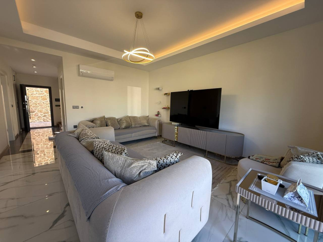 3+1 VİLLA 200 M2 MOBİLYALI 200 M2 BAHÇE KULLANIM ALANI