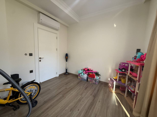 3+1 VİLLA 200 M2 MOBİLYALI 200 M2 BAHÇE KULLANIM ALANI