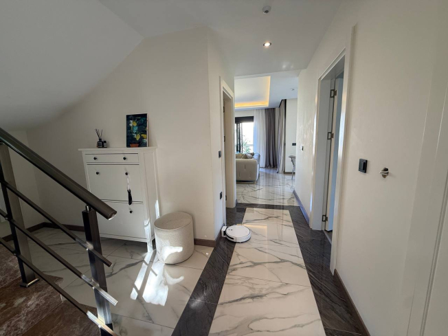 3+1 VİLLA 200 M2 MOBİLYALI 200 M2 BAHÇE KULLANIM ALANI