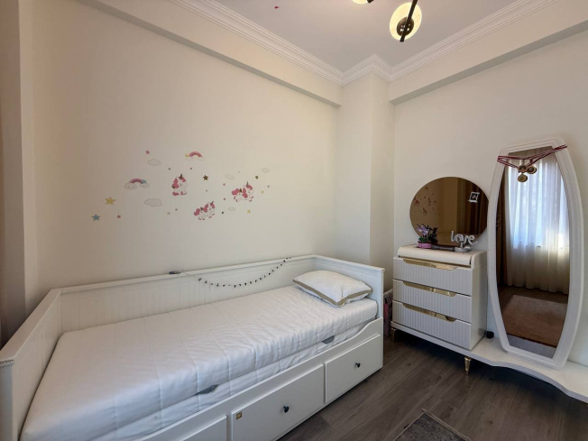 3+1 VİLLA 200 M2 MOBİLYALI 200 M2 BAHÇE KULLANIM ALANI