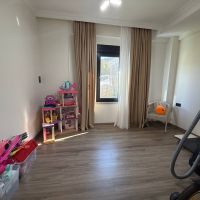 3+1 VİLLA 200 M2 MOBİLYALI 200 M2 BAHÇE KULLANIM ALANI