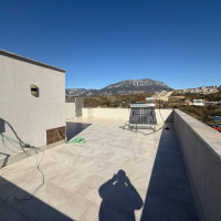 3+1 VİLLA 200 M2 MOBİLYALI 200 M2 BAHÇE KULLANIM ALANI