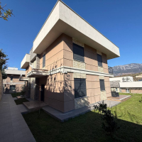 3+1 VİLLA 200 M2 MOBİLYALI 200 M2 BAHÇE KULLANIM ALANI