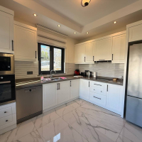 3+1 VİLLA 200 M2 MOBİLYALI 200 M2 BAHÇE KULLANIM ALANI