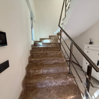 3+1 VİLLA 200 M2 MOBİLYALI 200 M2 BAHÇE KULLANIM ALANI