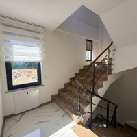 3+1 VİLLA 200 M2 MOBİLYALI 200 M2 BAHÇE KULLANIM ALANI