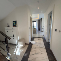 3+1 VİLLA 200 M2 MOBİLYALI 200 M2 BAHÇE KULLANIM ALANI