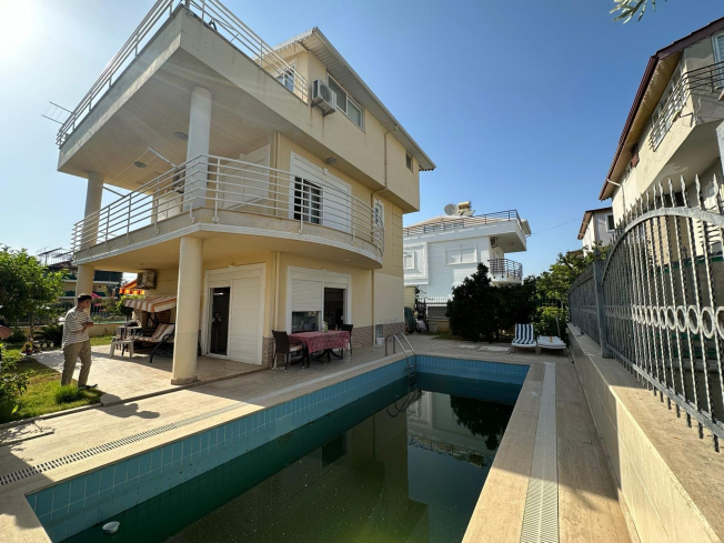 VATANDAŞLIĞA UYGUN 3+2 GENİŞ VİLLA