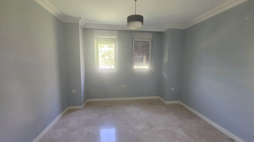 SİTE İÇİNDE 3+1 DENİZE 600 METRE SATILIK VİLLA