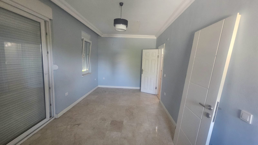 SİTE İÇİNDE 3+1 DENİZE 600 METRE SATILIK VİLLA