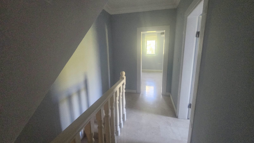 SİTE İÇİNDE 3+1 DENİZE 600 METRE SATILIK VİLLA