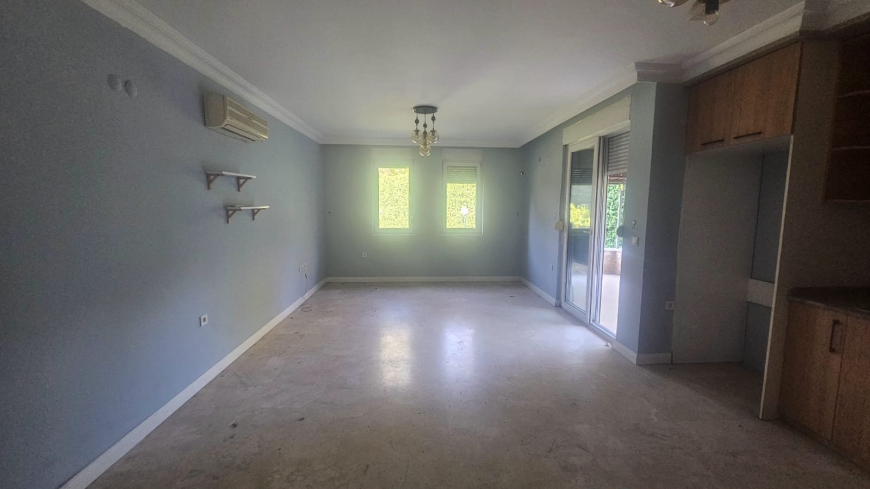 SİTE İÇİNDE 3+1 DENİZE 600 METRE SATILIK VİLLA